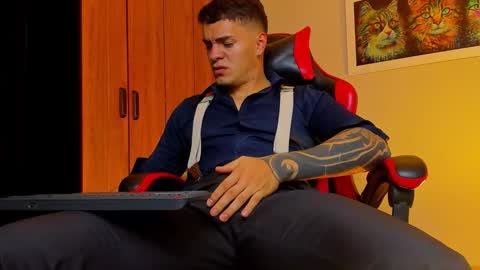 Snapshot of alpha_dominus_ chatting on 6, 11, 2025 alpha_dominus_ online show from 6, 11, 2025