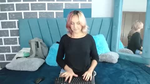 Snapshot of alterego1__ chatting on 5, 1, 2025 Alter online show from 5, 1, 2025