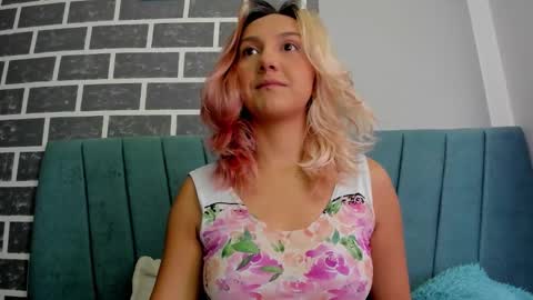 Snapshot of alterego1__ chatting on 18, 10, 2025 Alter online show from 18, 10, 2025