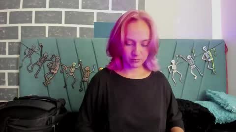 Snapshot of alterego1__ chatting on 24, 10, 2025 Alter online show from 24, 10, 2025