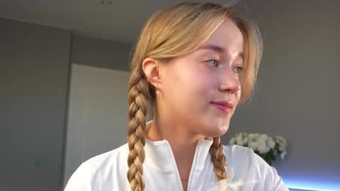 Amelia NEXT STREAM  online show from 17, 10, 2025