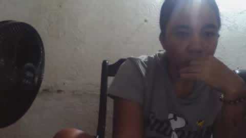 Snapshot of aly826805 chatting on 10, 10, 2025 analia online show from 10, 10, 2025