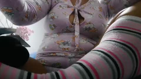 Snapshot of aly826805 chatting on 24, 10, 2025 analia online show from 24, 10, 2025