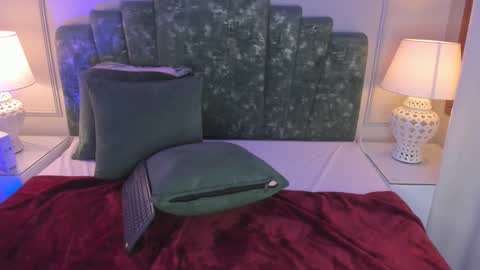 Alys  online show from 5, 1, 2025