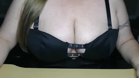 Alyss Skye online show from 22, 9, 2025