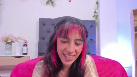 alyssa_joness online show from 4, 3, 2025
