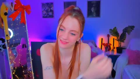 alyssa_smitt online show from 20, 1, 2025