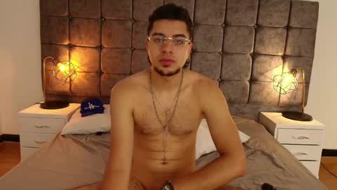 Snapshot of amadeo_wild chatting on 5, 3, 2025 Amadeo Wild online show from 5, 3, 2025