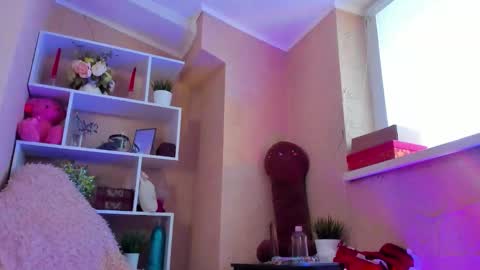 Snapshot of amalia_w chatting on 25, 11, 2025 Amelie online show from 25, 11, 2025