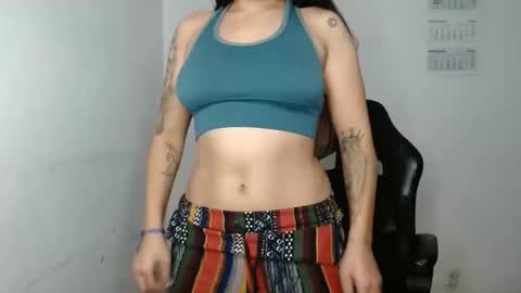 Snapshot of amanda5star chatting on 21, 11, 2025 The queen of the biceps online show from 21, 11, 2025