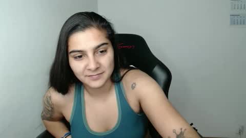 Snapshot of amanda5star chatting on 24, 11, 2025 The queen of the biceps online show from 24, 11, 2025