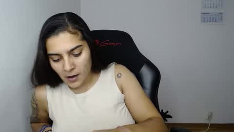 Snapshot of amanda5star chatting on 29, 11, 2025 The queen of the biceps online show from 29, 11, 2025