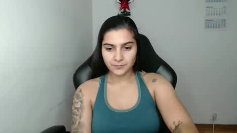 Snapshot of amanda5star chatting on 16, 12, 2025 The queen of the biceps online show from 16, 12, 2025