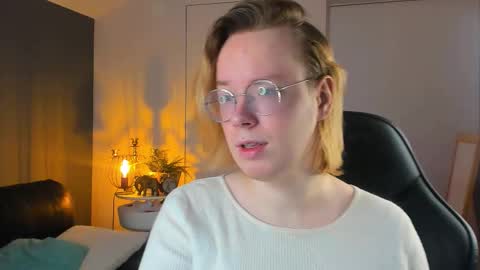 Snapshot of amanda_butlerr chatting on 18, 10, 2025 Hi im Amanda online show from 18, 10, 2025