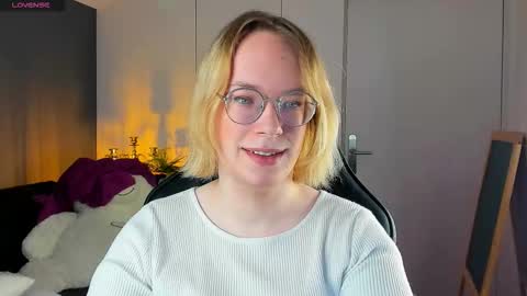 Snapshot of amanda_butlerr chatting on 2, 11, 2025 Hi im Amanda online show from 2, 11, 2025