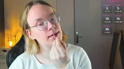 Snapshot of amanda_butlerr chatting on 10, 11, 2025 Hi im Amanda online show from 10, 11, 2025