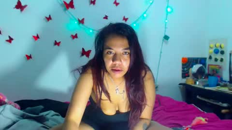 Amara Julia online show from 8, 1, 2025