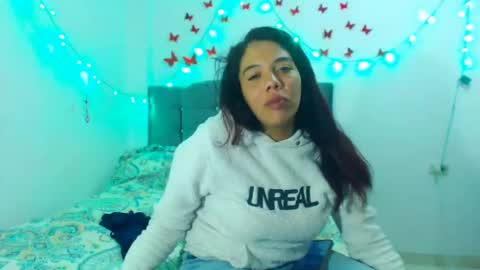 Amara Julia online show from 20, 1, 2025