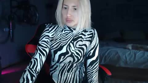 Snapshot of amayamalina chatting on 8, 12, 2024 Malina online show from 8, 12, 2024