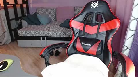 Snapshot of amayamalina chatting on 13, 12, 2025 Malina online show from 13, 12, 2025