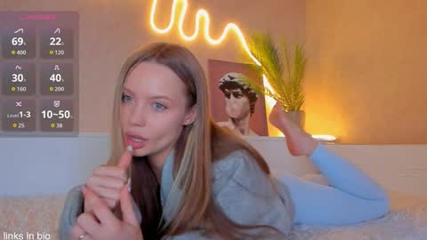 Snapshot of amazing_roxana chatting on 22, 11, 2025 Roxy online show from 22, 11, 2025