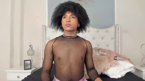 Ambar Colling online show from 25, 2, 2025