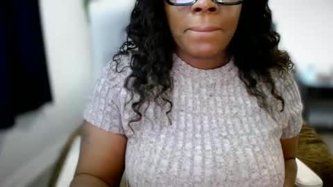 Snapshot of ambarose88 chatting on 27, 10, 2025 Amoya online show from 27, 10, 2025