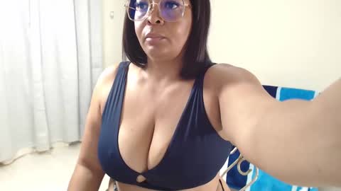 Snapshot of ambarsofhia chatting on 2, 2, 2025 Amber Sofhia online show from 2, 2, 2025
