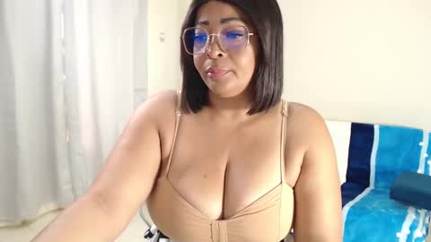 Snapshot of ambarsofhia chatting on 2, 2, 2025 Amber Sofhia online show from 2, 2, 2025