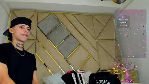 Snapshot of amber_adams_ chatting on 25, 10, 2025 Amber online show from 25, 10, 2025