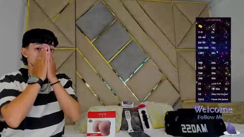 Snapshot of amber_adams_ chatting on 8, 11, 2025 Amber online show from 8, 11, 2025