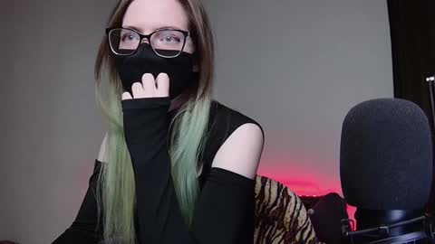 Amber non-nude model online show from 15, 12, 2024