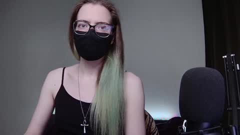 Amber non-nude model online show from 17, 12, 2024