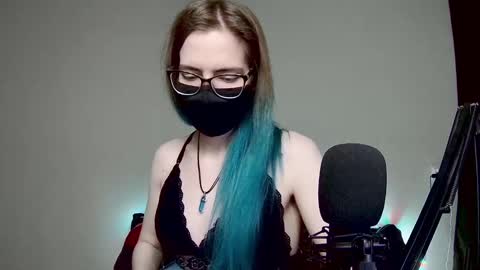 Amber non-nude model online show from 30, 12, 2024