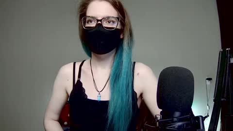 Amber non-nude model online show from 1, 1, 2025