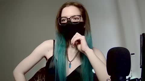 Amber non-nude model online show from 17, 1, 2025