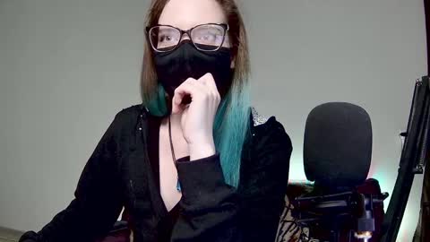 Amber non-nude model online show from 2, 2, 2025