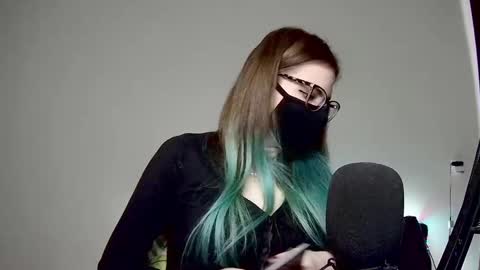 Amber non-nude model online show from 5, 3, 2025