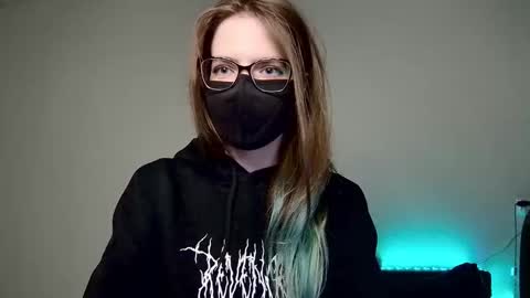 Amber non-nude model online show from 2, 10, 2025