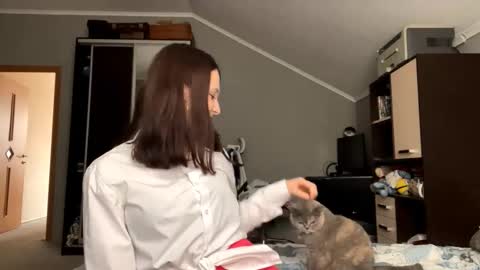 Elizabeth online show from 8, 11, 2025