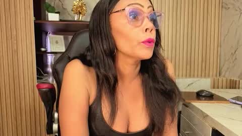   online show from 25, 3, 2026