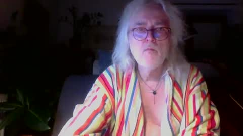 Amberr11 online show from 2, 2, 2025