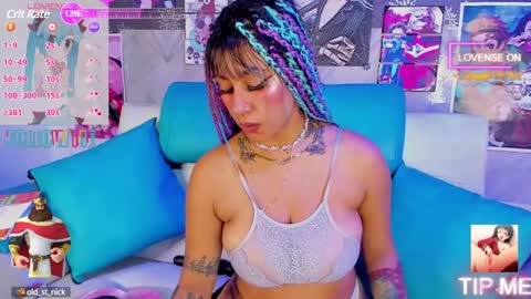 Snapshot of amberr_thompson chatting on 11, 3, 2025 amberr_thompson online show from 11, 3, 2025