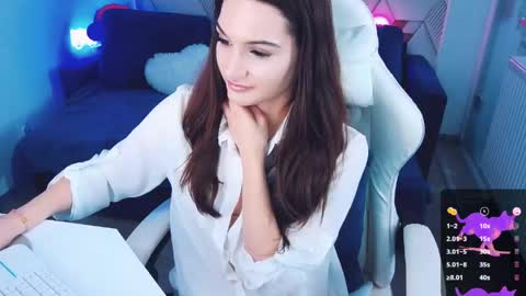 AmbraEnm online show from 12, 3, 2026