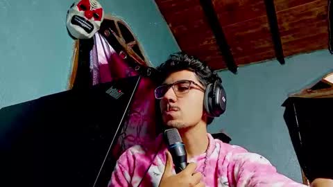 Amelia  Lucas online show from 13, 11, 2025