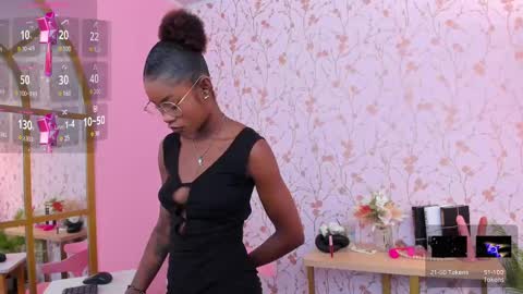 Amelia Adams online show from 6, 3, 2025