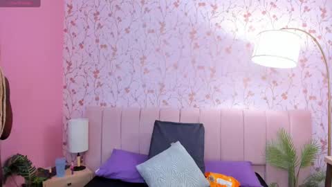 Amelia Adams online show from 4, 10, 2025