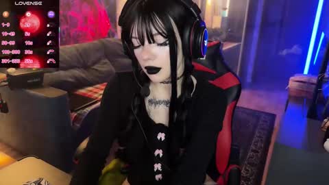 Amelia Aley  online show from 7, 11, 2025