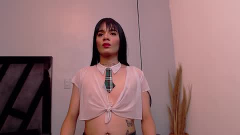 Snapshot of amelia_brixton chatting on 22, 10, 2025 AMELIA online show from 22, 10, 2025