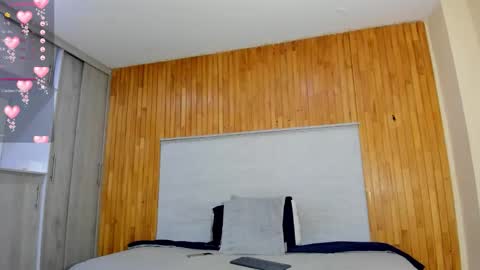 Snapshot of amelialeen7 chatting on 8, 11, 2025 Daniela online show from 8, 11, 2025